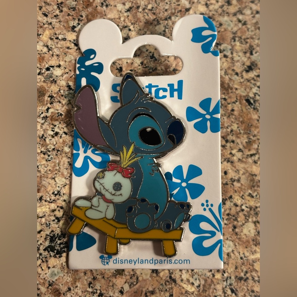 Disney Paris DLP - Stitch with Scrump on bench - Lilo & Stitch Pin